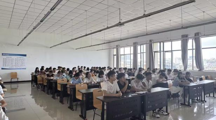 筑牢安全基石，开启专业新篇—— 18影片
  18影片
2025级新生入学安全教育与专业介绍活动圆满举行